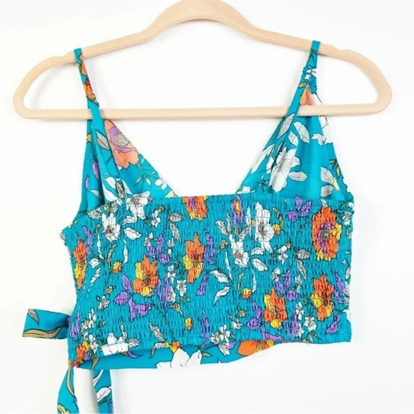 OG COLLECTIVE Floral Summer Crop Top Size Medium - Picture 4 of 5